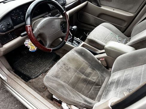 Used 1997 Nissan Altima XE image 4