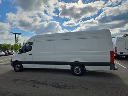 Used 2022 Mercedes-Benz Sprinter 2500 image 6