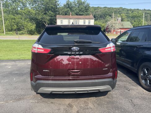Used 2022 Ford Edge SEL w/ Convenience Package AWD/4WD image 4