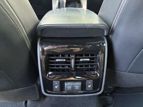 Used 2019 Toyota Avalon Touring FWD image 18