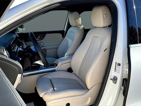 Certified 2025 Mercedes-Benz GLA 250 4MATIC image 24