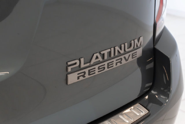 Used 2025 Nissan Armada Platinum Reserve AWD/4WD image 15