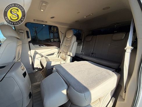 Used 2017 Cadillac Escalade Luxury image 15