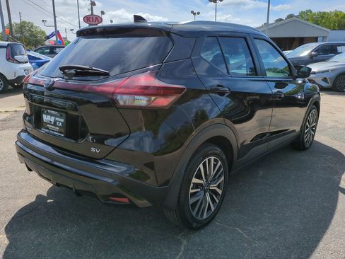 Used 2022 Nissan Kicks SV FWD image 5