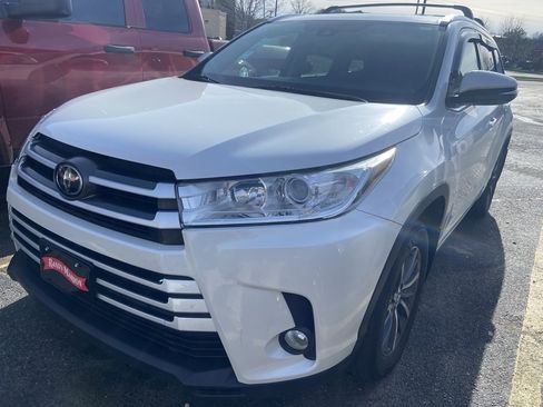 Used 2017 Toyota Highlander XLE image 7