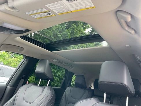 Certified 2025 INFINITI QX60 Pure AWD/4WD image 22