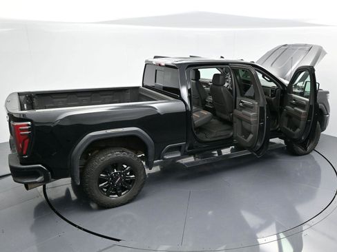 Used 2024 GMC Sierra 2500 AT4 w/ AT4 Premium Plus Package AWD/4WD image 44
