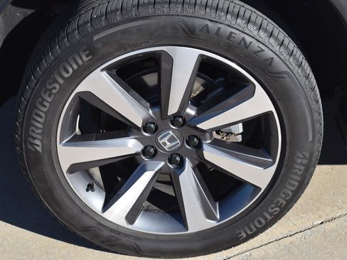 Used 2025 Honda Pilot Elite image 15