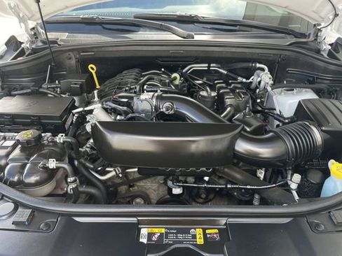 Used 2024 Dodge Durango SXT w/ 3rd Row Seating Group image 25