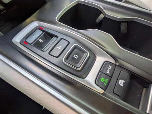 Used 2019 Honda Accord Touring image 11