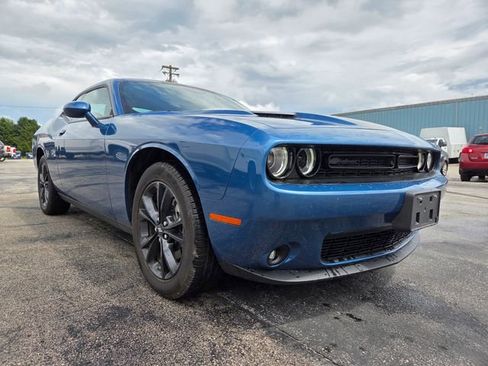 Used 2022 Dodge Challenger SXT w/ Blacktop Package AWD/4WD image 2