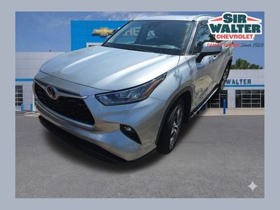 Used 2020 Toyota Highlander XLE