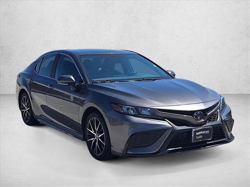 Certified 2024 Toyota Camry SE FWD image 3