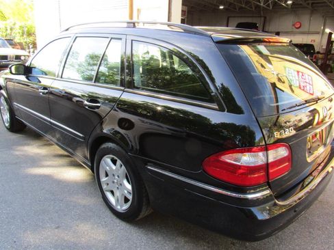 Used 2004 Mercedes-Benz E 320 4MATIC Wagon image 3