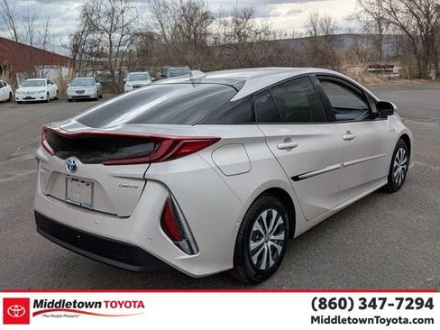 Certified 2020 Toyota Prius Prime Limited FWD image 3