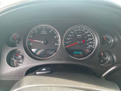 Used 2013 Chevrolet Suburban LTZ image 16