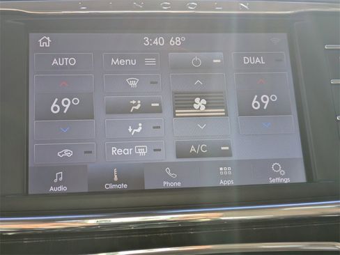 Certified 2020 Lincoln Continental AWD image 21