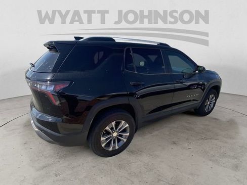 Used 2025 Chevrolet Equinox LT w/ Convenience Package II FWD image 10