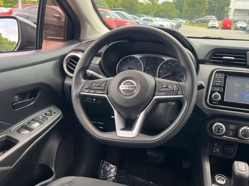 Used 2020 Nissan Versa S FWD image 17