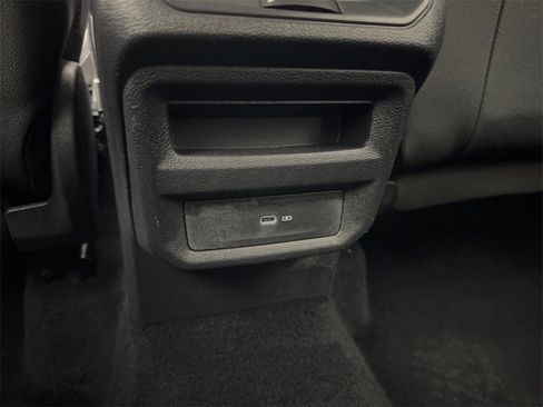 Used 2024 Volkswagen Taos SE image 60