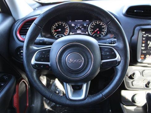 Used 2021 Jeep Renegade Trailhawk AWD/4WD image 14