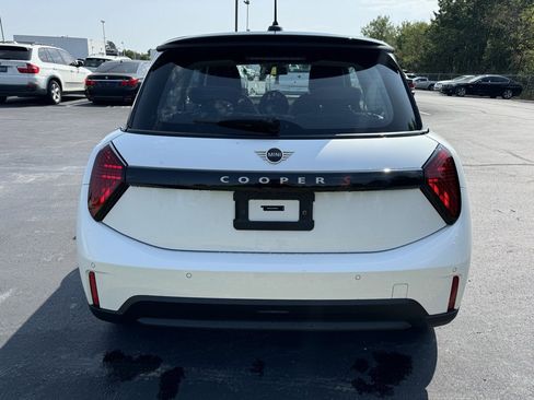 Certified 2025 MINI Cooper S image 4