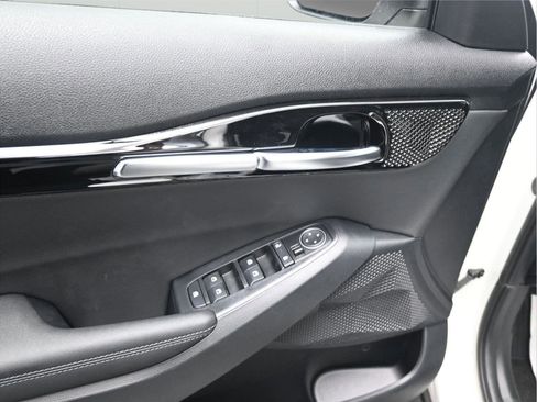 New 2026 Kia Seltos S FWD image 8