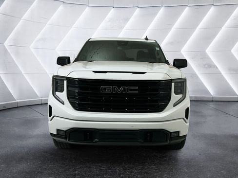 Used 2024 GMC Sierra 1500 Elevation image 2