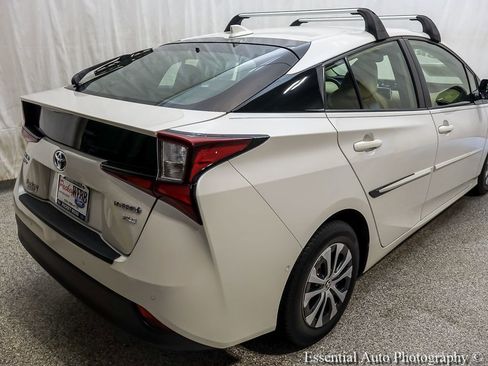 Used 2019 Toyota Prius XLE AWD/4WD image 9