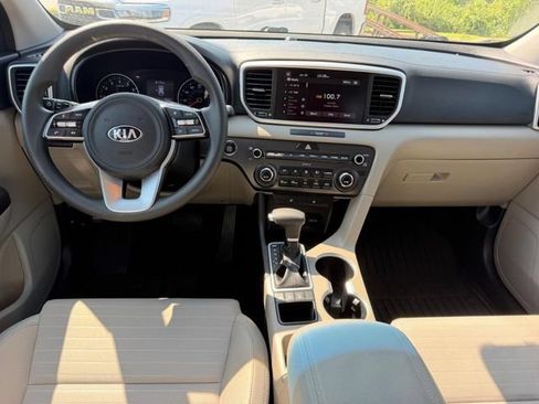 Certified 2022 Kia Sportage LX w/ LX AWD Value Edition Package image 8