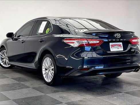 Used 2018 Toyota Camry XLE image 10