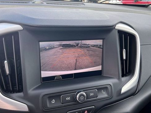 Used 2024 GMC Terrain SLE image 20