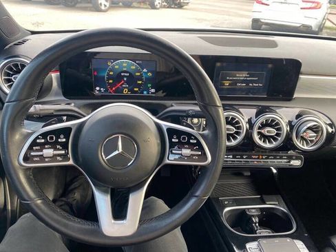 Used 2019 Mercedes-Benz A 220 4MATIC image 11