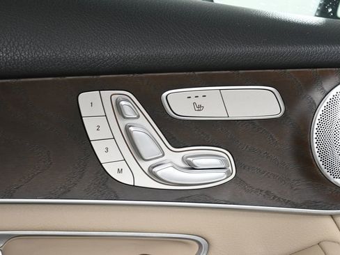 Used 2019 Mercedes-Benz GLC 300 4MATIC image 30