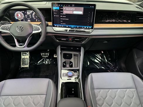New 2026 Volkswagen Tiguan SEL R-Line image 12