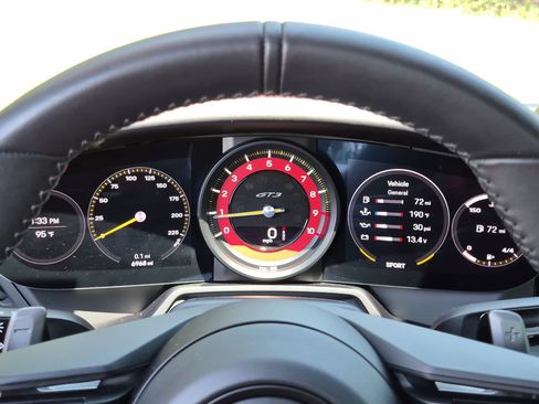 Certified 2022 Porsche 911 GT3 RWD image 10