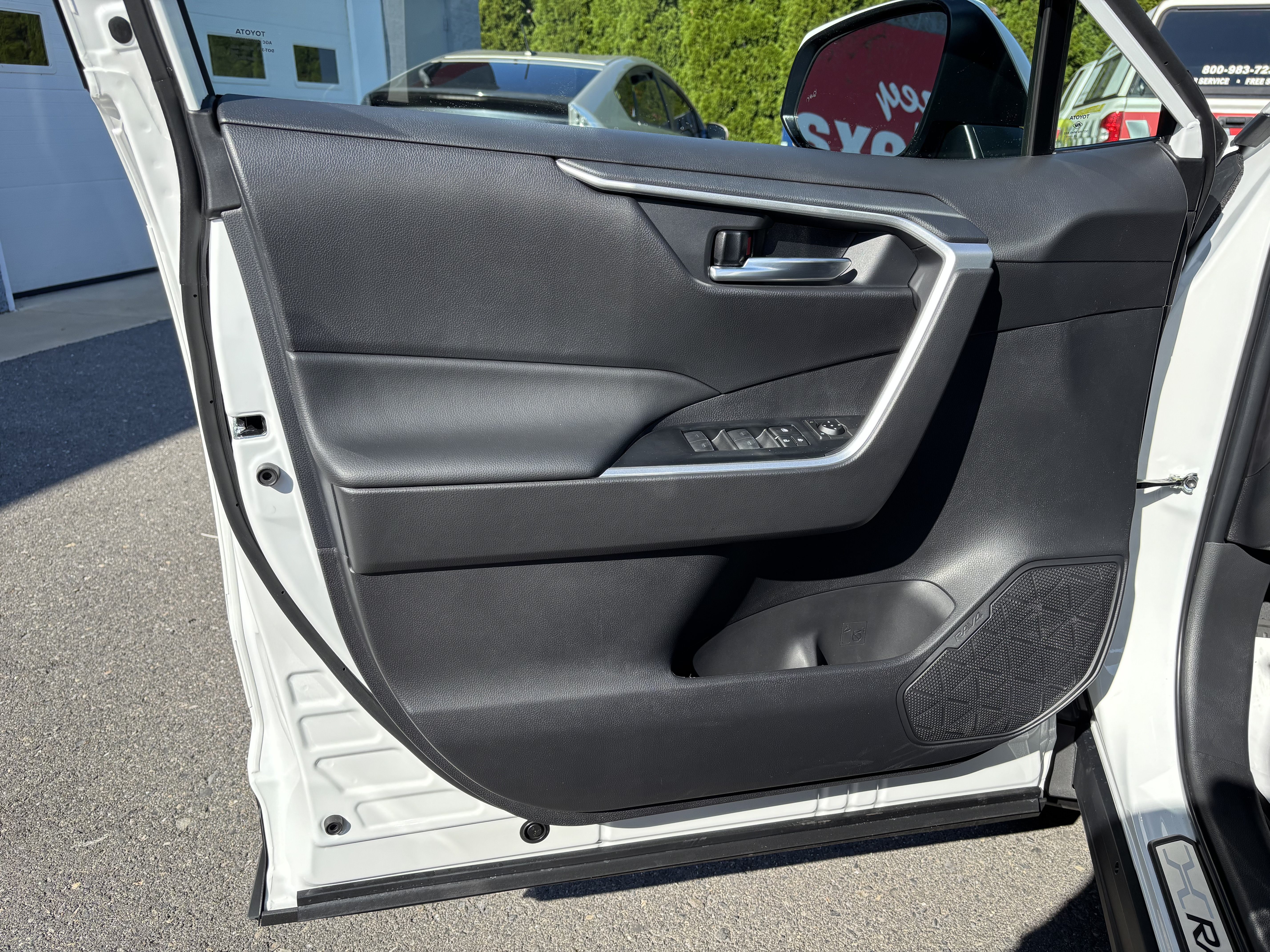 Certified 2025 Toyota RAV4 XLE w/ Convenience Package AWD/4WD image 16