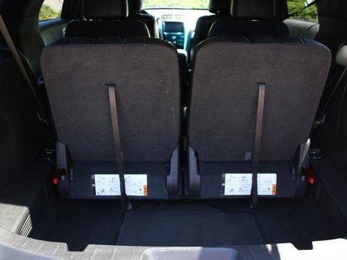 Used 2015 Ford Explorer XLT w/ Equipment Group 202B AWD/4WD image 18