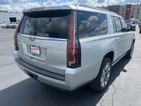 Used 2019 Cadillac Escalade ESV Platinum image 6