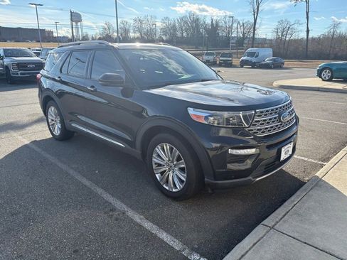 Used 2020 Ford Explorer Limited w/ Class III Trailer Tow Package image 2