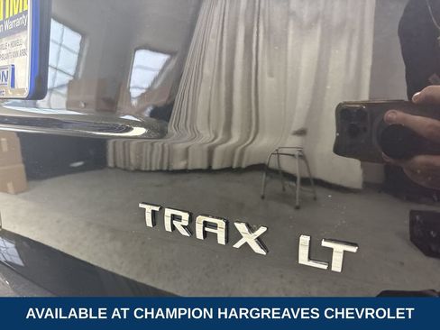 Used 2020 Chevrolet Trax LT w/ LT Convenience Package FWD image 40