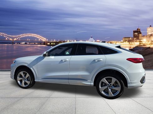 Certified 2025 Audi Q5 Premium Plus w/ Premium Plus image 3