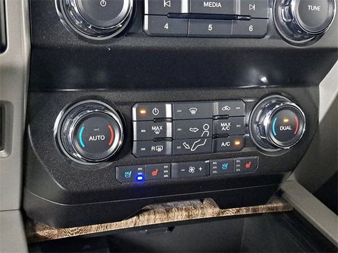 Used 2019 Ford F250 Lariat w/ Lariat Value Package image 30