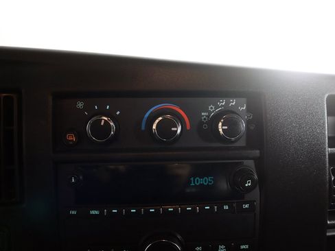 Used 2024 GMC Savana 2500 w/ Driver Convenience Package image 33