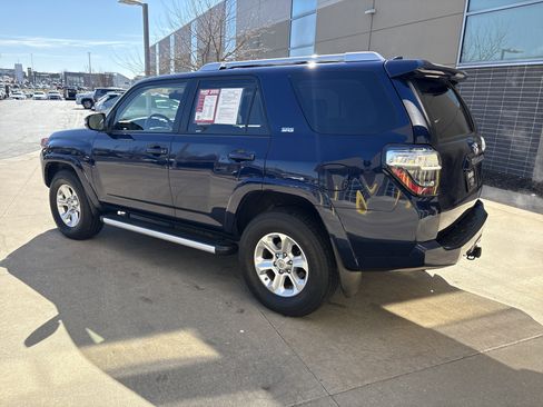 Used 2017 Toyota 4Runner SR5 Premium image 8