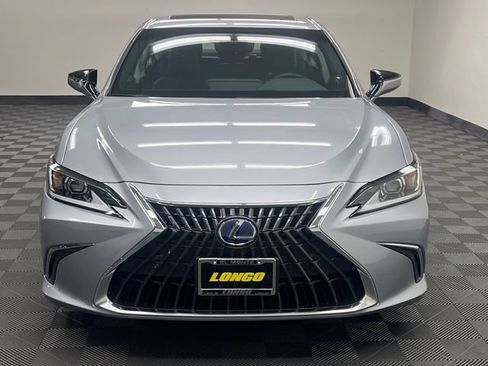 Certified 2022 Lexus ES 300h w/ Premium Package FWD image 3