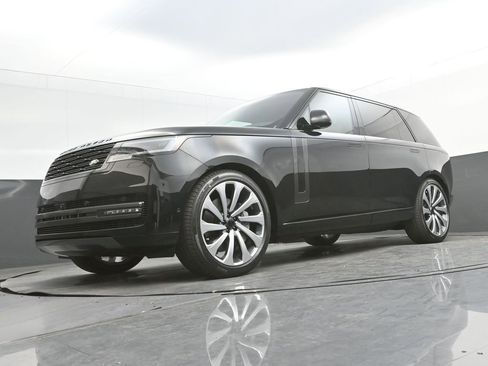 New 2026 Land Rover Range Rover Long Wheelbase SE AWD/4WD image 33