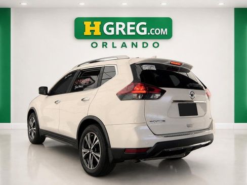 Used 2019 Nissan Rogue SV w/ Premium Package FWD image 2