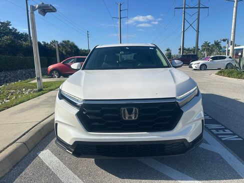 Used 2025 Honda CR-V LX image 2