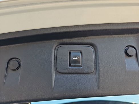 Used 2023 Nissan Murano Platinum w/ Cargo Package image 17